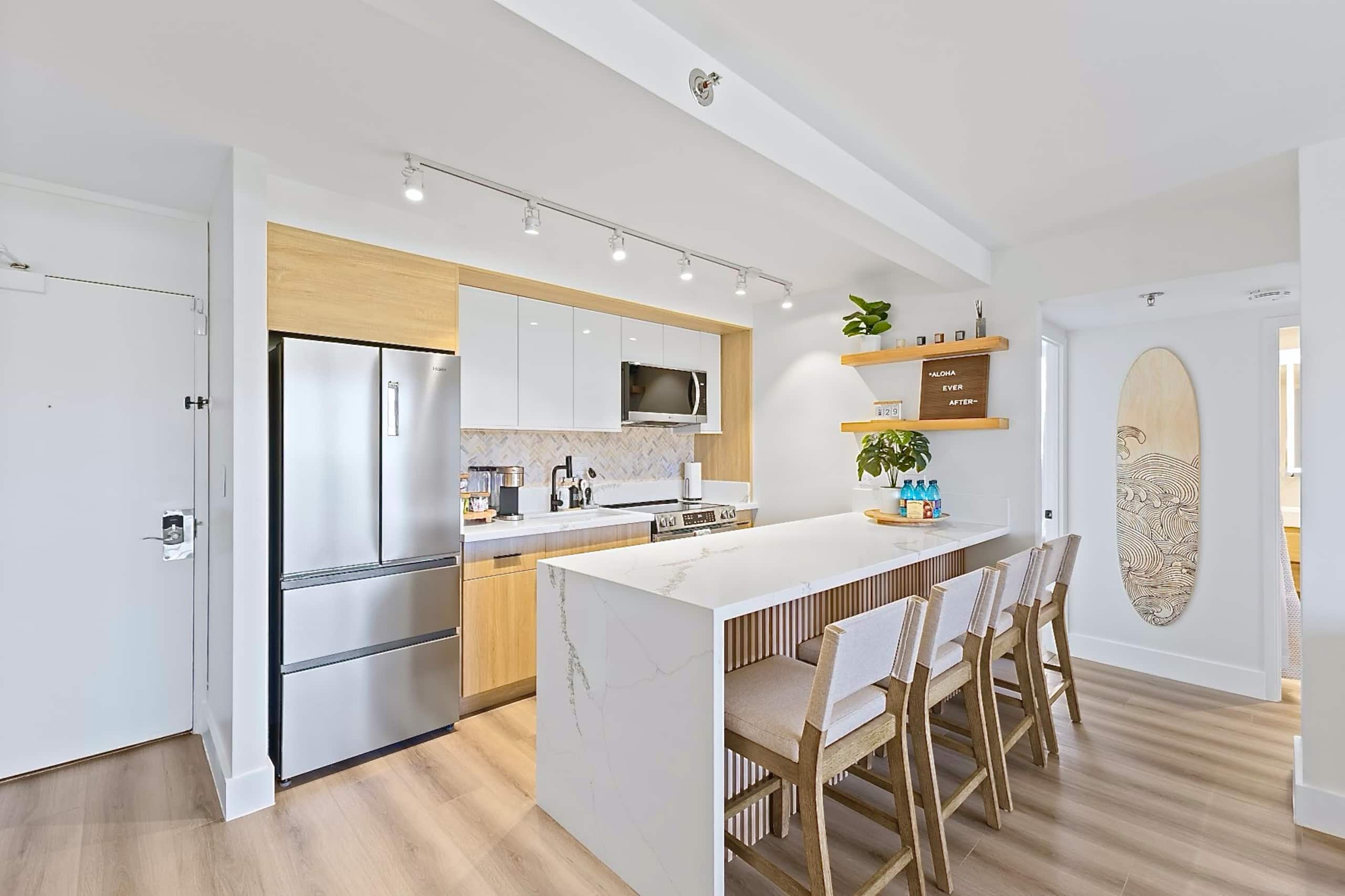 16F-Grand Diamond Head View-2BR-Waikiki w/Parking! - Image 14