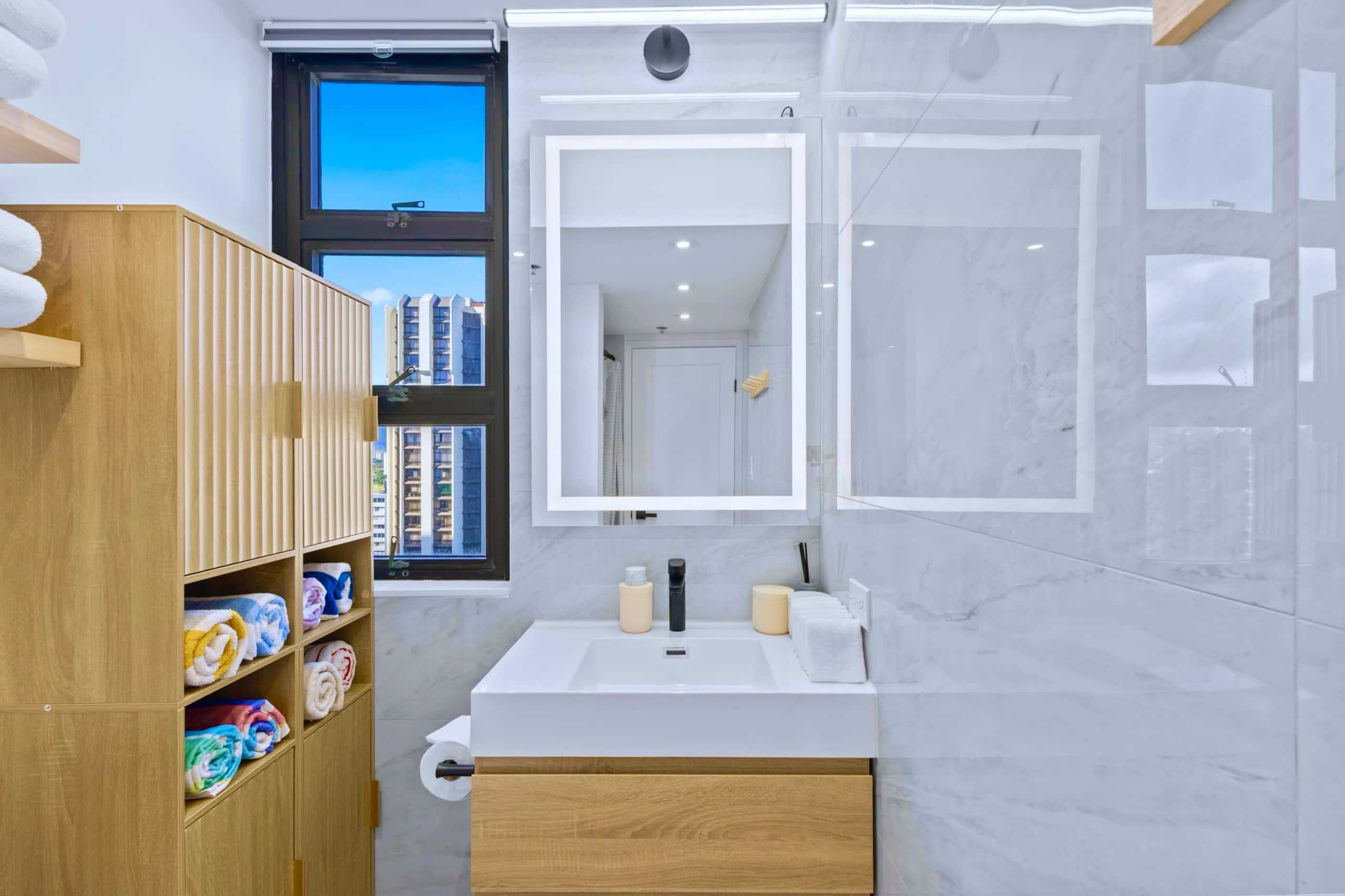 16F-Grand Diamond Head View-2BR-Waikiki w/Parking! - Image 34