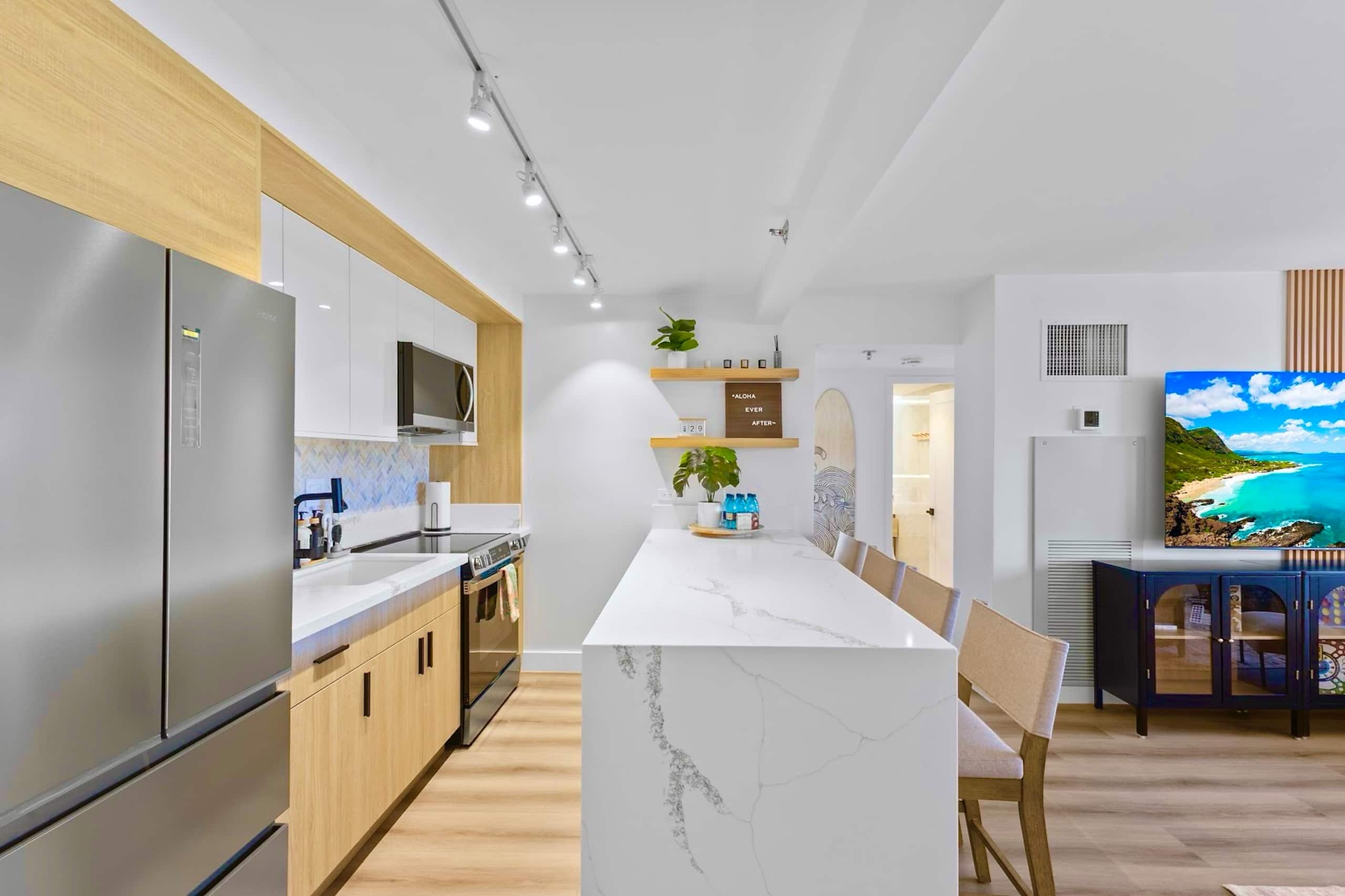 16F-Grand Diamond Head View-2BR-Waikiki w/Parking! - Image 17