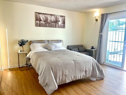 20% off New Remodel Master room private entry/Bath