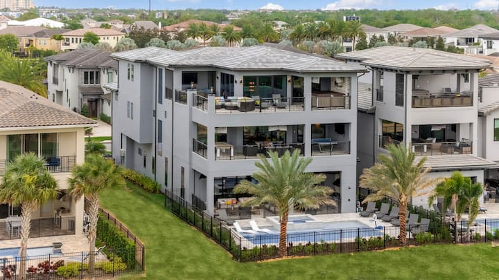 Rooftop Jacuzzi | Minigolf | Games Floor | Theater