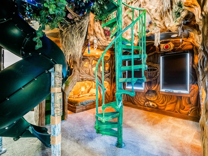Rooftop Jacuzzi | Minigolf | Games Floor | Theater - Villas for