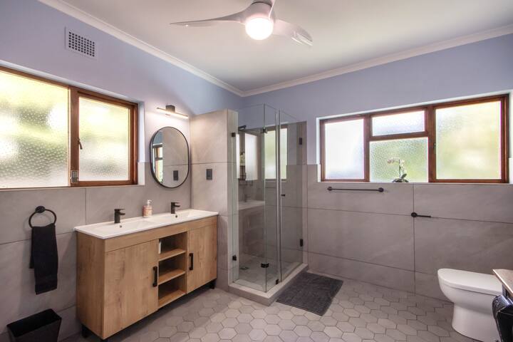 Big Beautiful Beach House, Hingo Lodge gallery image 5