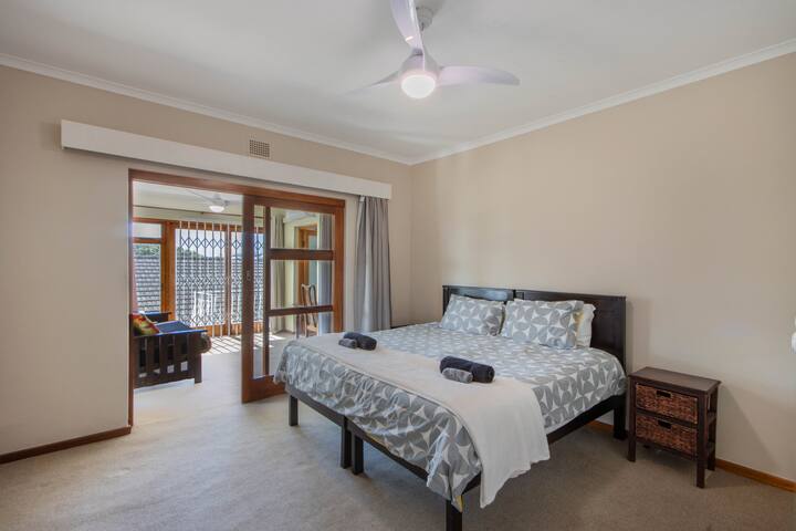 Big Beautiful Beach House, Hingo Lodge gallery image 3