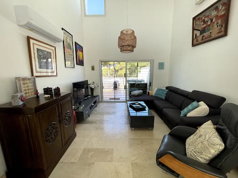 Top performing Airbnb: Spacious Home: 10min Walk to Beach W/Priv Pool in Chiclana De La Frontera