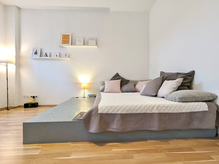 Appartement Inondé De Lumière Avec Balcon - Dresden