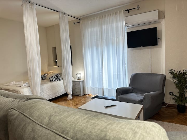 Acogedor Y Céntrico Apartamento Con Garaje - Salamanca