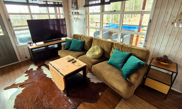 Golden Circle Lakeside Cabin With Private Hot Tub - Islandia