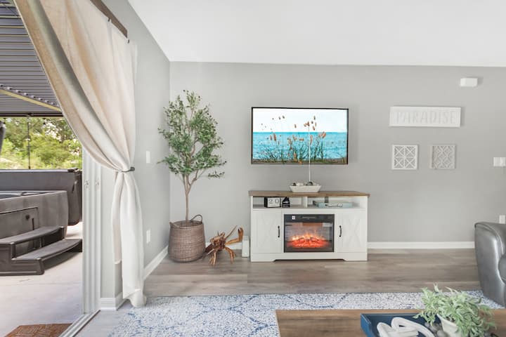 Hot Tub | Fire Pit | Game Room | 15 Min To Beach - パーム・コースト, FL