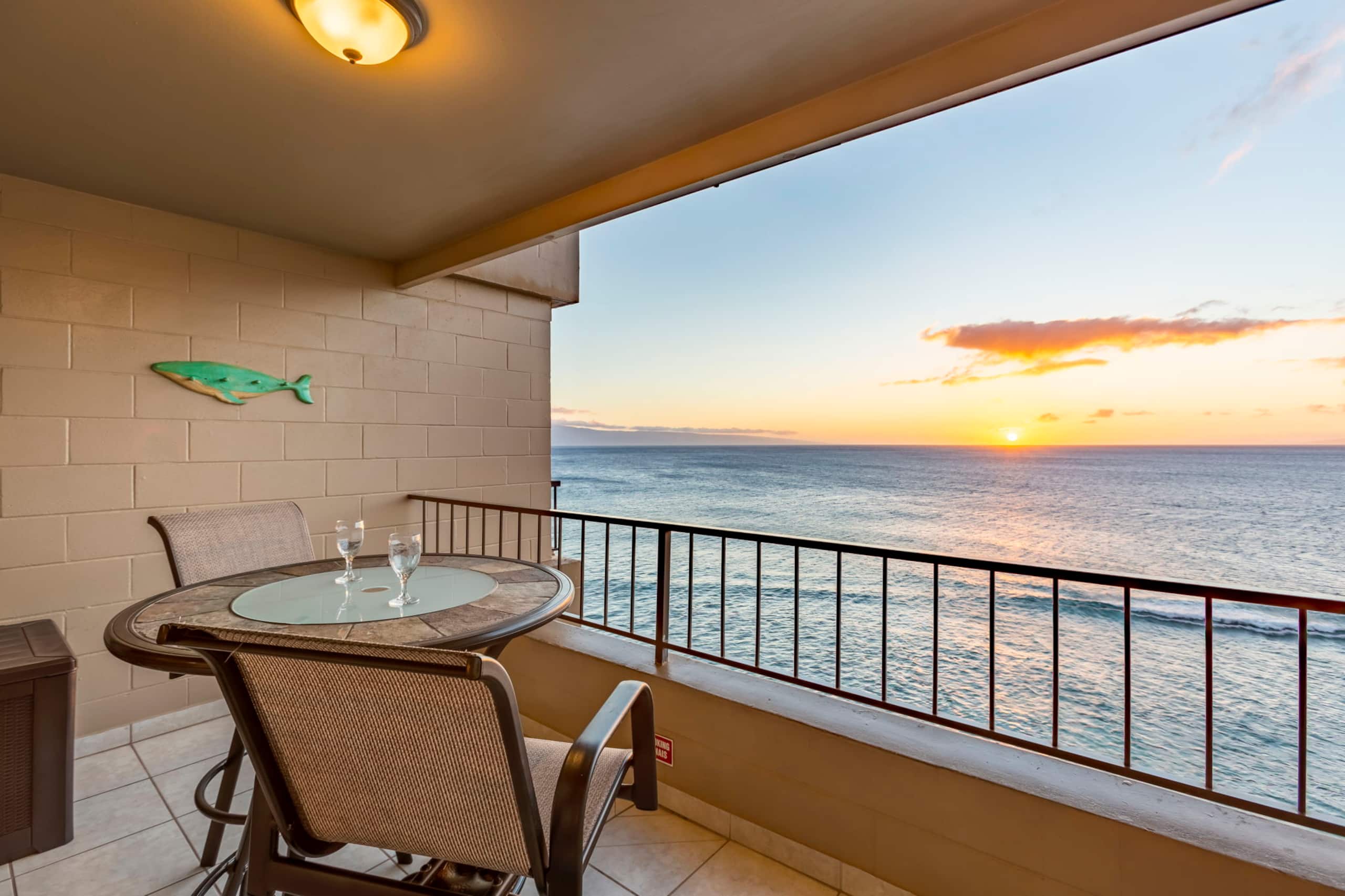 Oceanfront King Bed Renovated Maui Kai Condo MK806 - Image 62