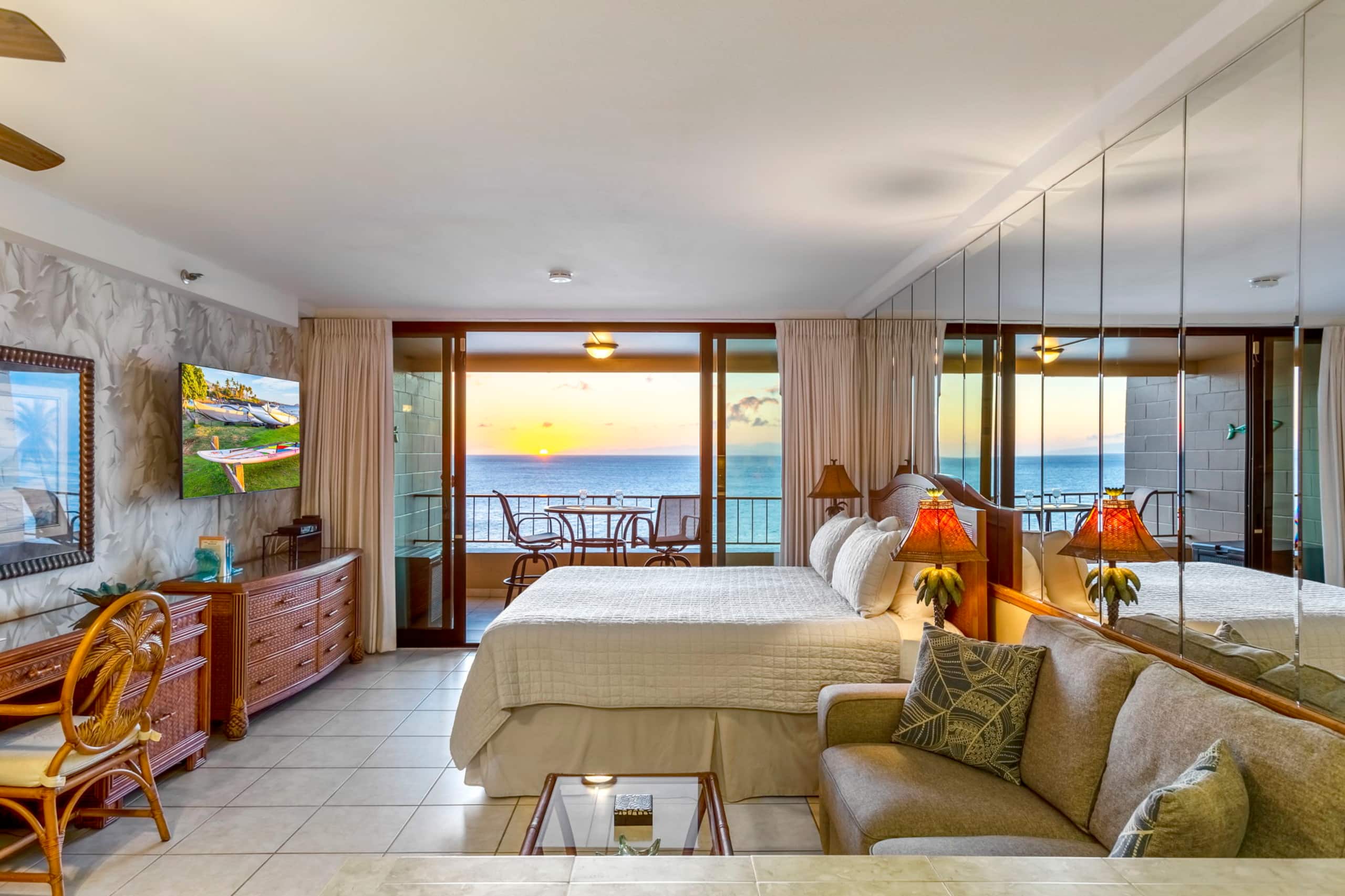 Oceanfront King Bed Renovated Maui Kai Condo MK806 - Image 27
