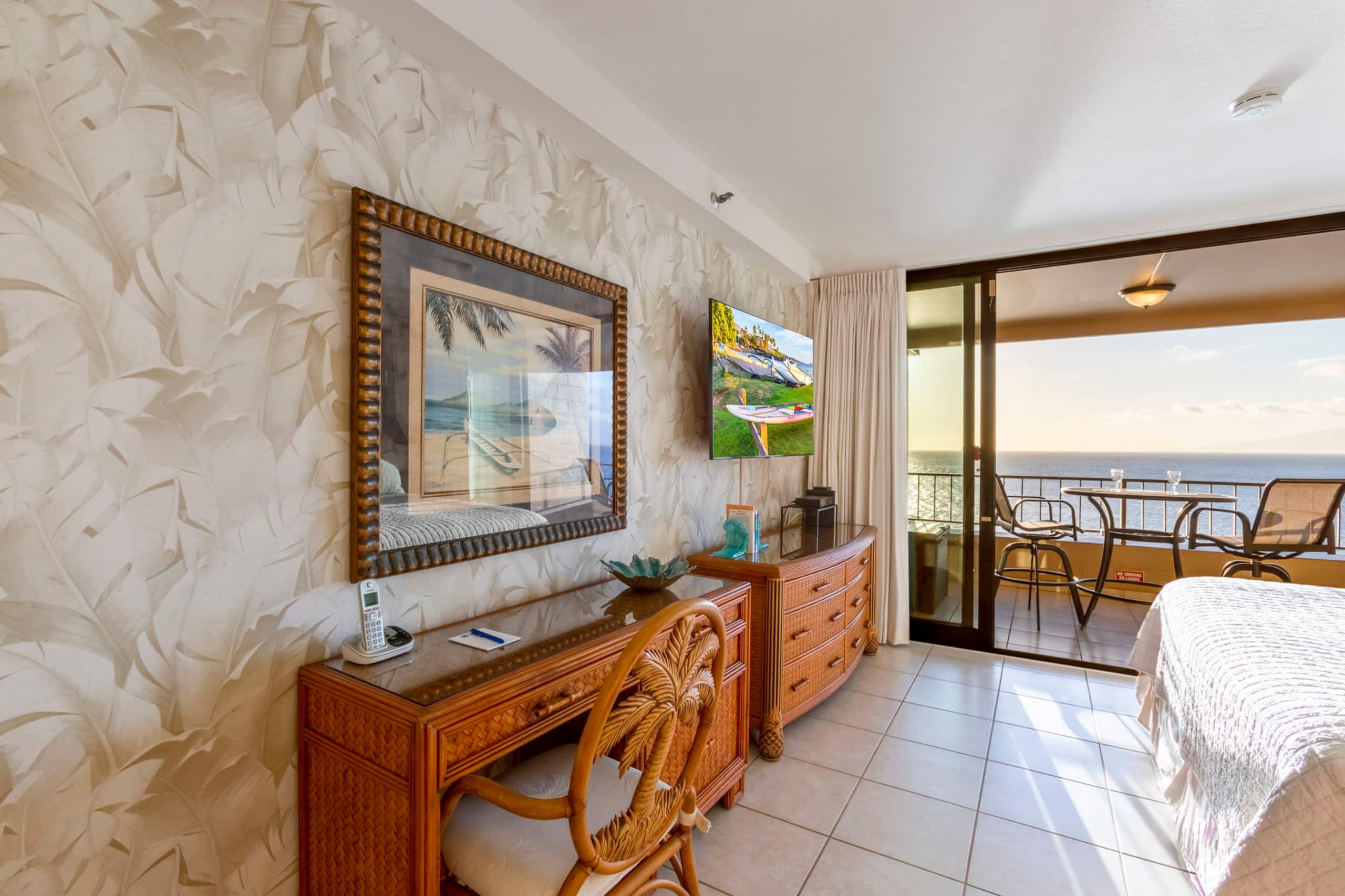Oceanfront King Bed Renovated Maui Kai Condo MK806 - Image 43