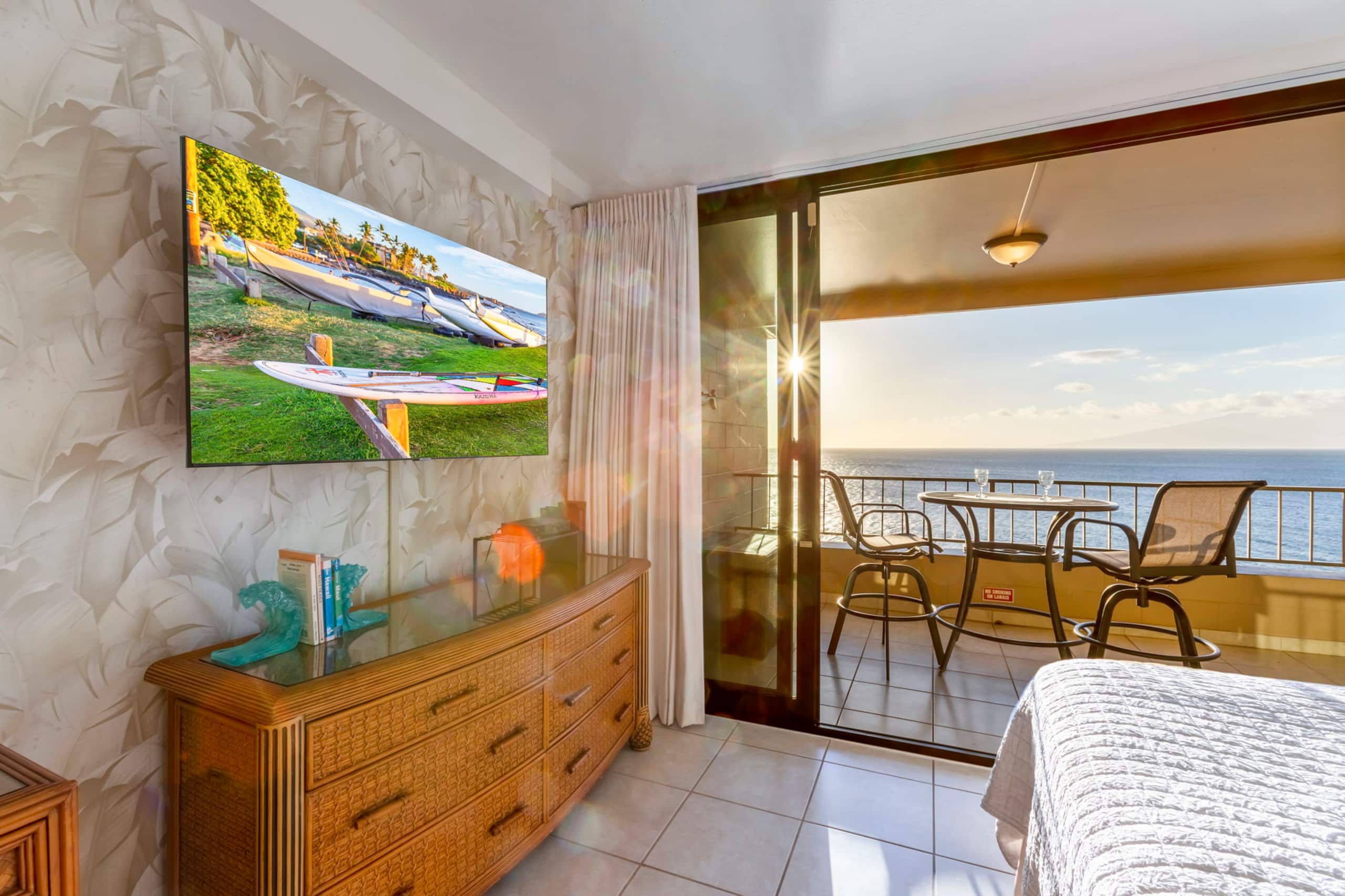 Oceanfront King Bed Renovated Maui Kai Condo MK806 - Image 3