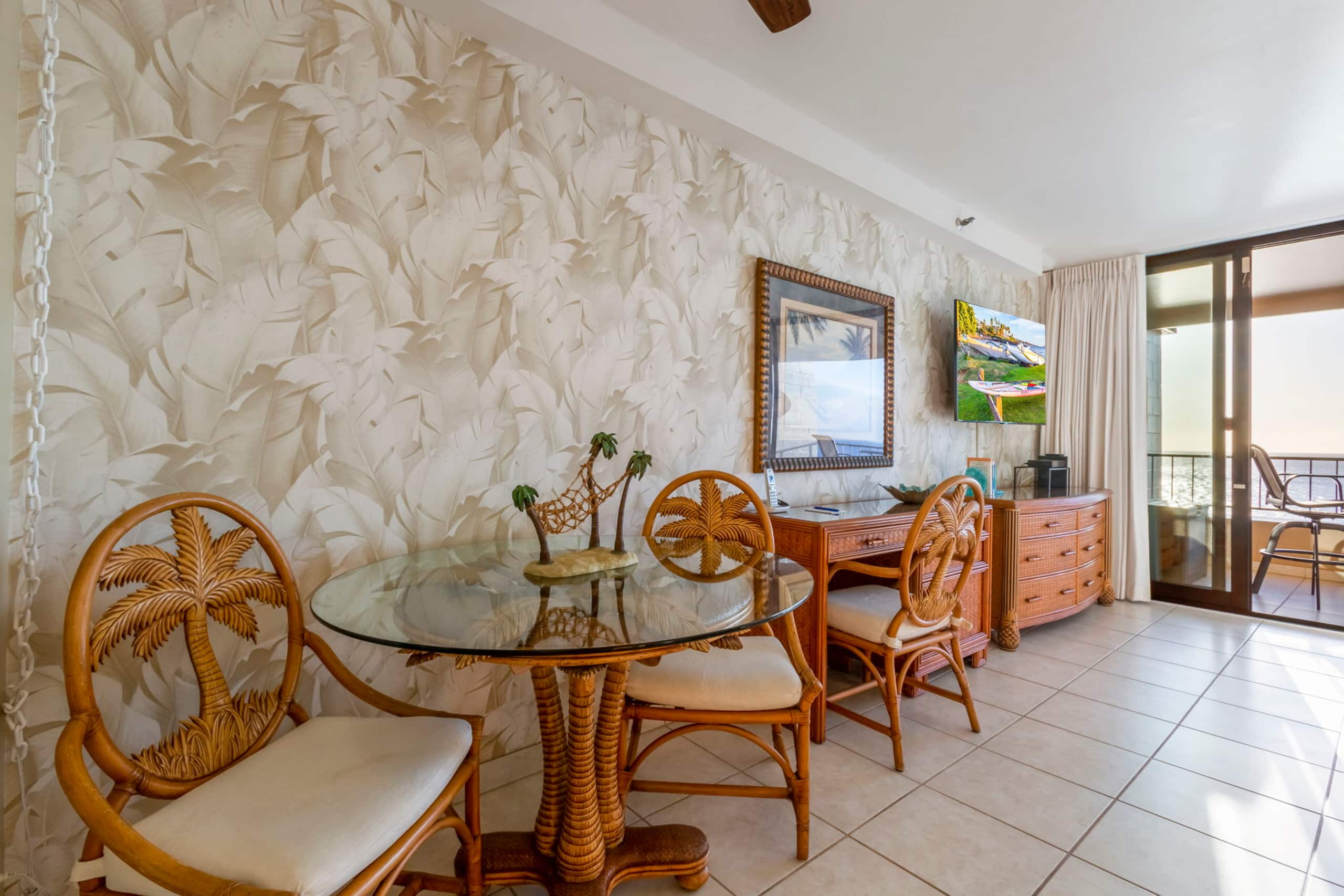 Oceanfront King Bed Renovated Maui Kai Condo MK806 - Image 18