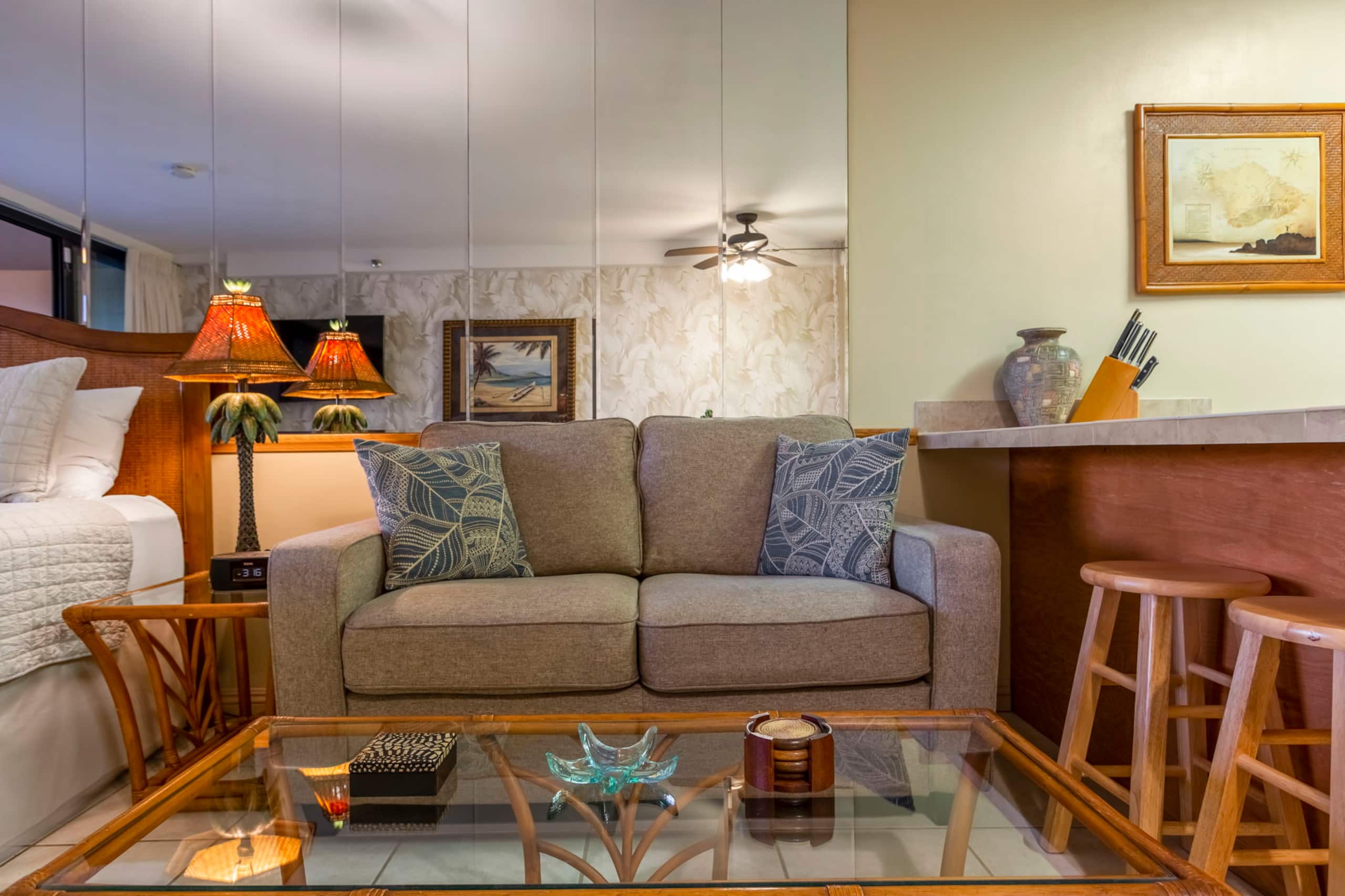Oceanfront King Bed Renovated Maui Kai Condo MK806 - Image 2