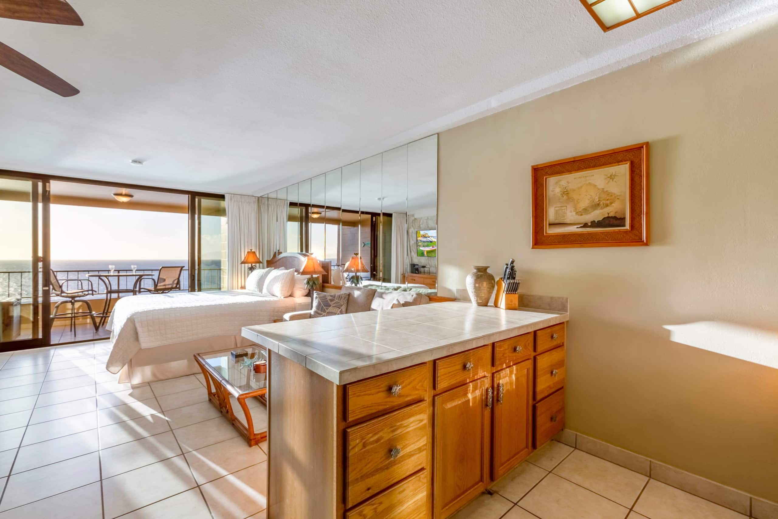 Oceanfront King Bed Renovated Maui Kai Condo MK806 - Image 14