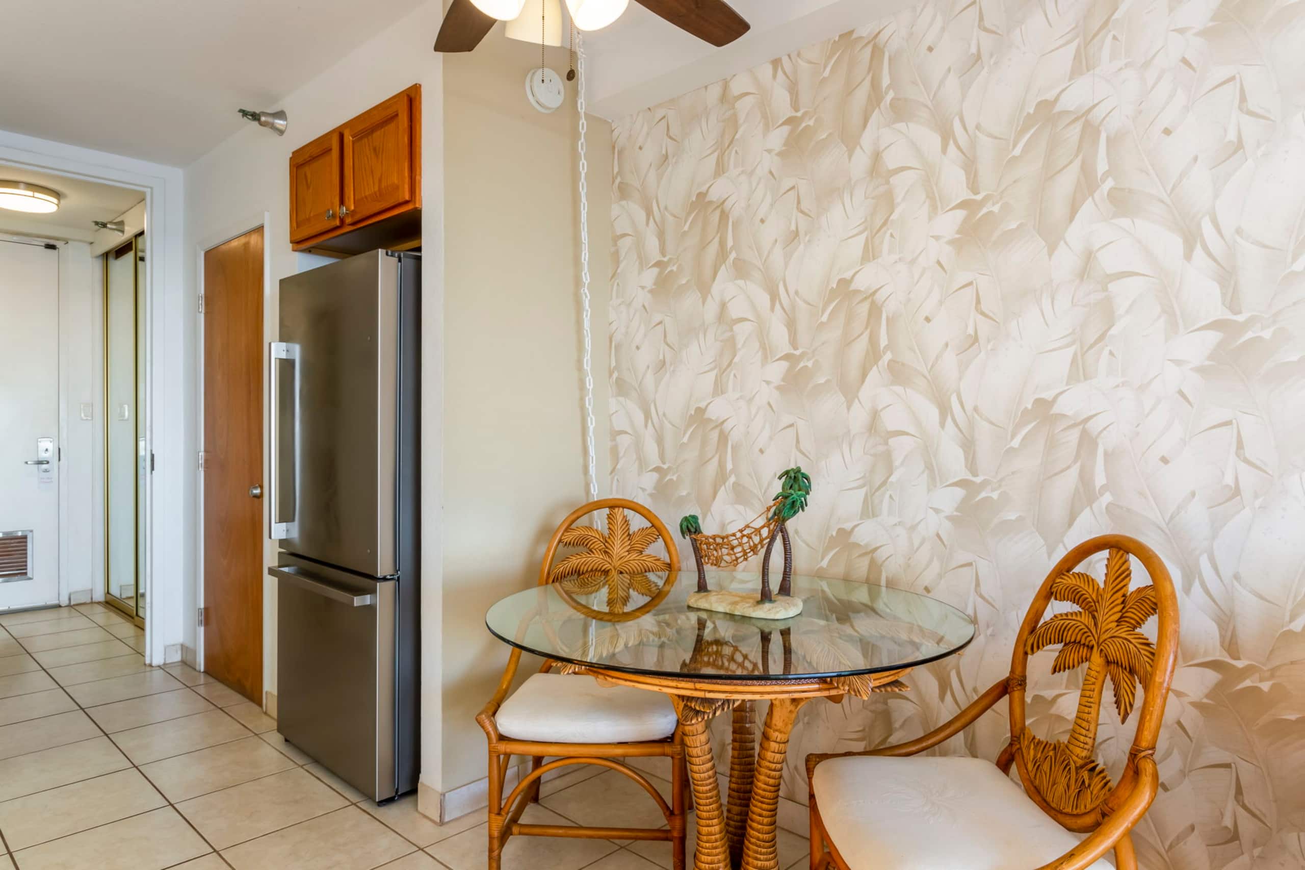 Oceanfront King Bed Renovated Maui Kai Condo MK806 - Image 19