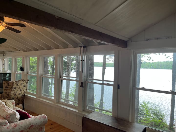 Cozy Cottage On The Waters Edge With Bunkhouse - Bridgton, ME