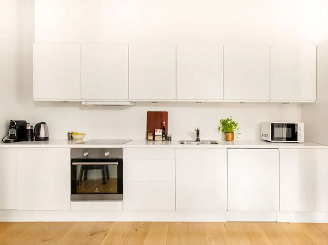 City center apartment 4 bedrooms and elevator gallery image 5