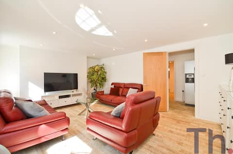 Successful Airbnb property: 2 Bedroom Basement Apartment in Georgian Townhouse in Isle Of Wight