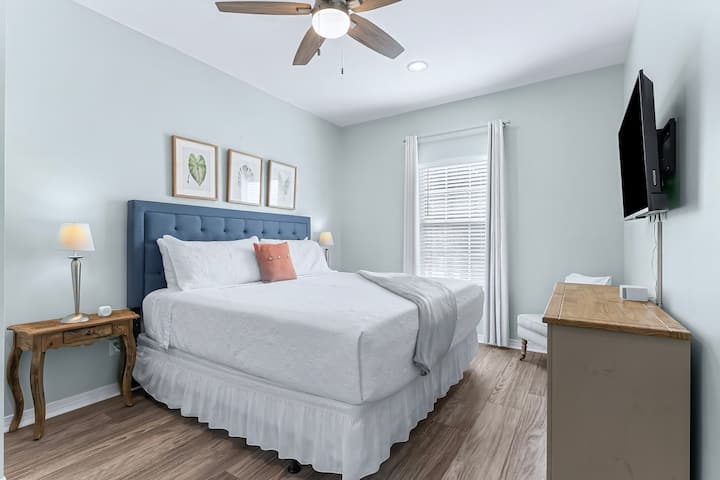 Bedroom #4 - Carriage house king bedroom with en-suite bathroom (Sleeps 2)