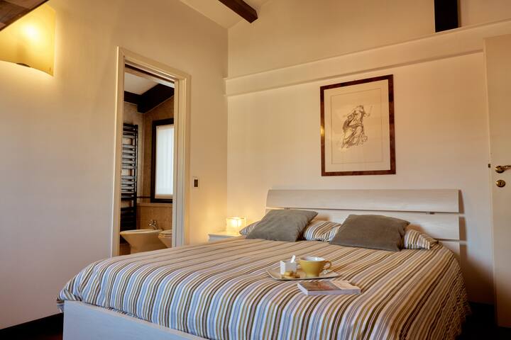 Penthouse with Roof Terrace and private elevator gallery image 5