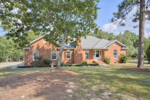 Extended Stays Encouraged-Pet Friendly+Firepit