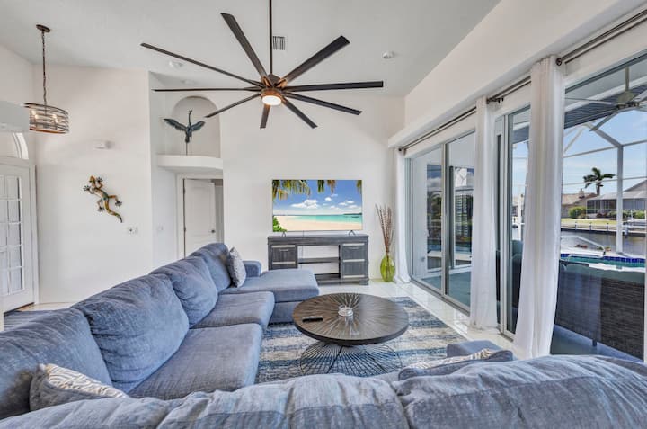 Amazing! Large Waterfront-heated Salt Pool - Punta Gorda, FL