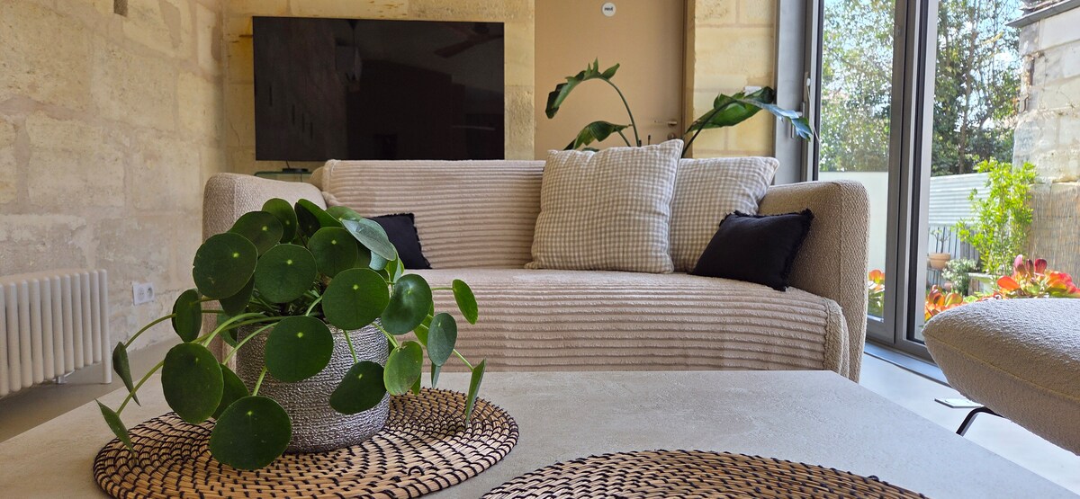 Top performing Airbnb: Spacious House · AC · Parkings · Tram · Confort in Talence