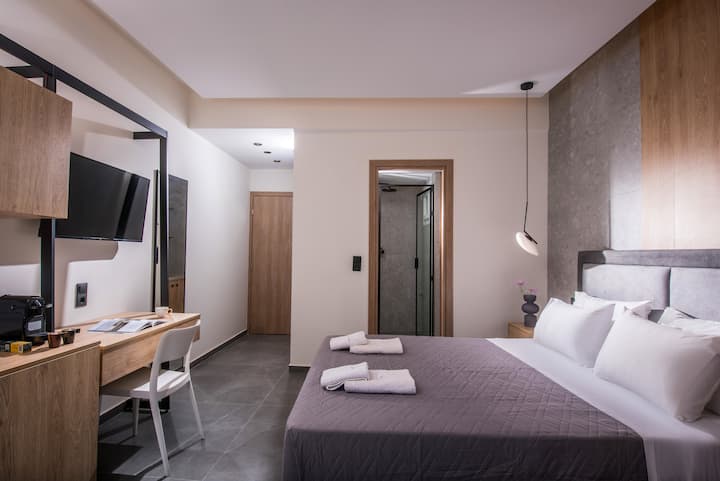 Modern Gem In The City Center - Iraklion