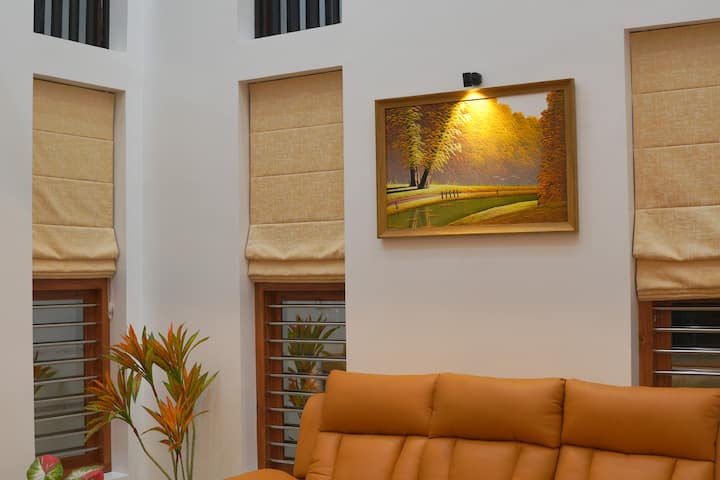 "5000 Square Feet Mansion:modern Amenities!" - Malappuram
