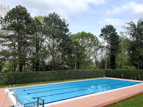Cosy apartment with swimming pool