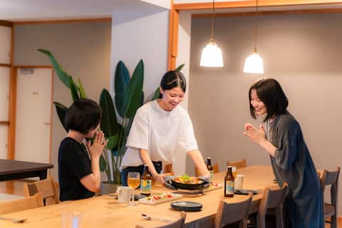 Up to 13 people/entire building/2 minutes to the sea/2 bedrooms | Shirahama Residence