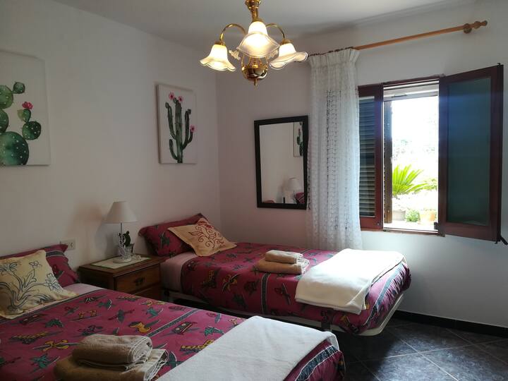 საძინებელი 1