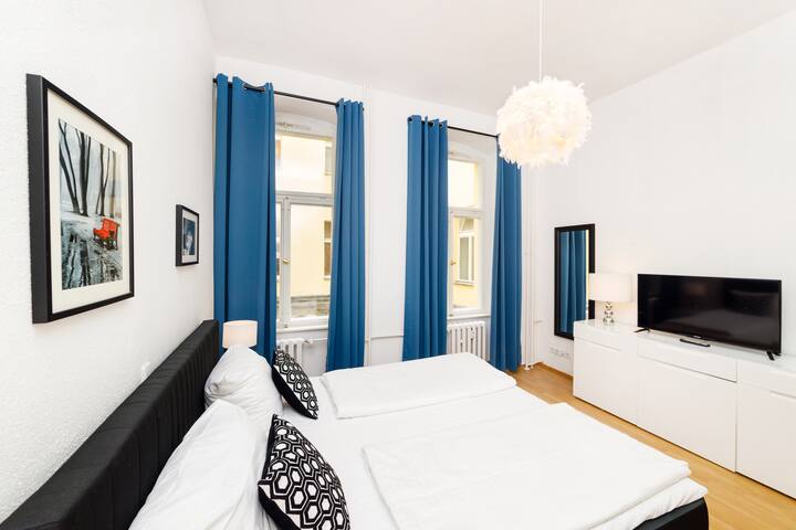 BIG-4-Rooms Flat Berlin-Mitte 9 Pers. Museumsinsel gallery image 5