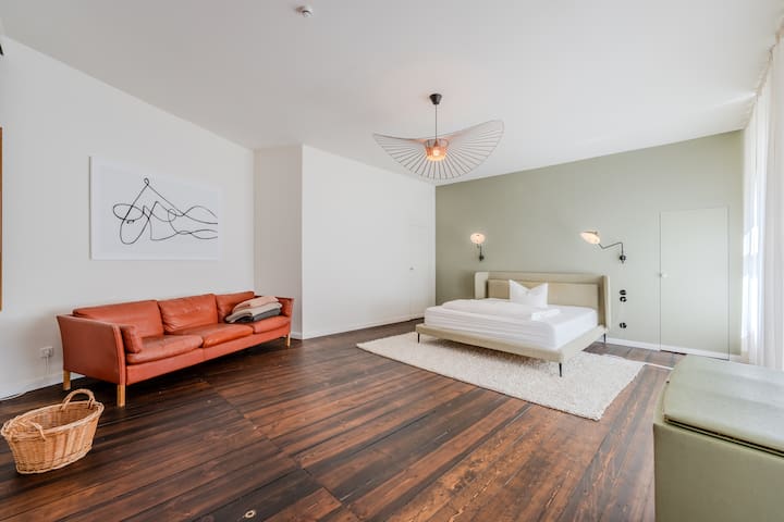 Luxury Flat in Buzzling X-Berg – Oranienstrasse