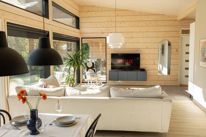 Cozy Seaside Villa With Outdoor Jacuzzi - Finlandia