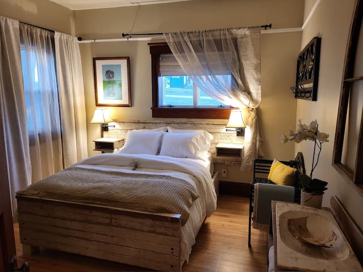 เขตรักษาพันธุ์สัตว์ป่าชอบการนอนหลับที่ดี! เตียงรางข้างรถบรรทุกที่ไม่เหมือนใครที่นอนและแผ่นรองคุณภาพสูงพร้อมผ้าปูที่นอนผ้าฝ้ายอียิปต์สุดหรูหมอนหนุน ม่าน/ม่านทำให้ห้องมืดลงโคมไฟอ่านหนังสือที่มีคุณภาพสำหรับอีกหนึ่งบทก่อนนอนดูรูปอื่นๆ