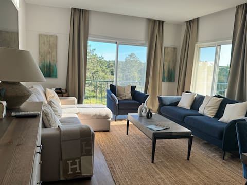 Popular Airbnb listing: Walk to Beach, Stylish Algarve Retreat in Almancil