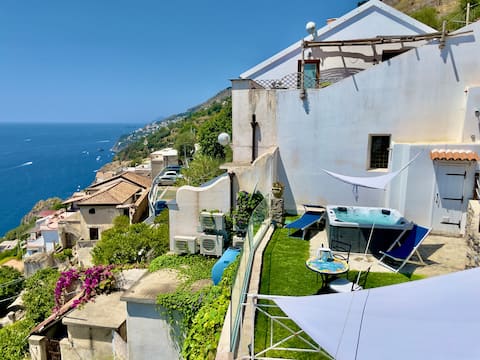 two jacuzzi & garden/15 min to Amalfi [luxe villa]