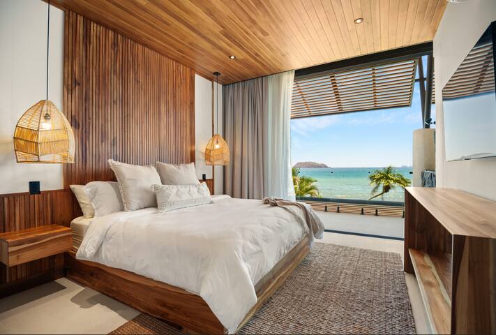 Stunning 9BR/11 Bath Beachfront Villa