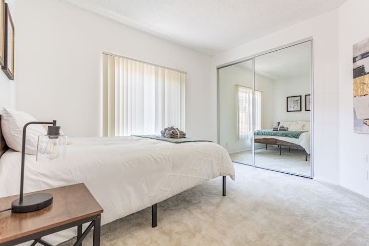 Spacious 3bed West Hollywood !