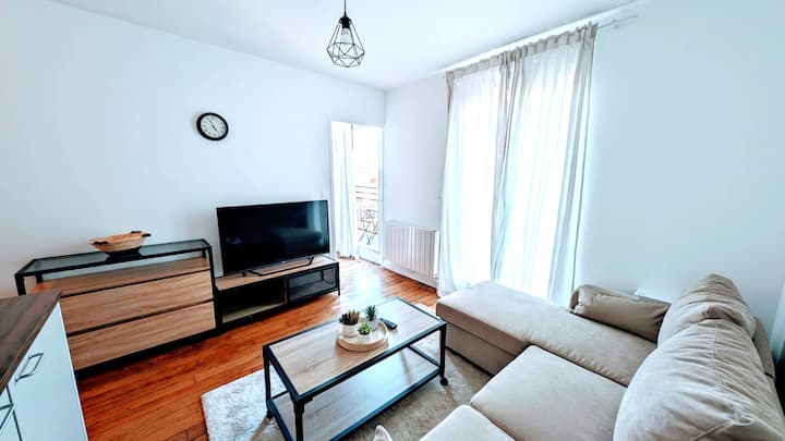 2 Pièces Cosy Avec Vue Panoramique Et Balcon ! - Rosny-sous-Bois