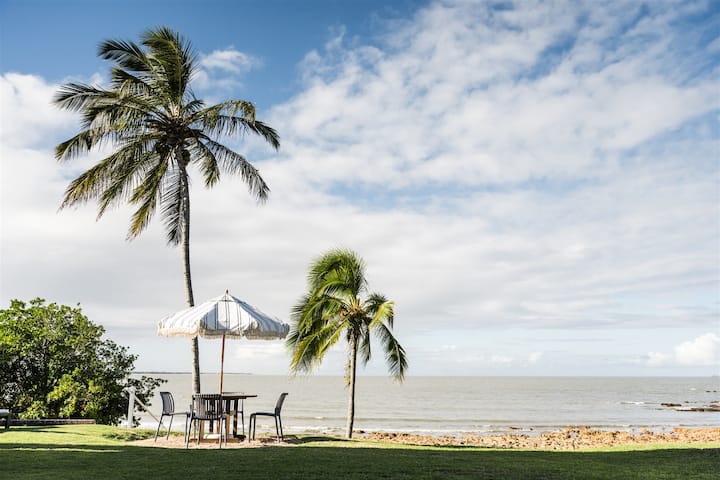 Skipper Shack - Absolute Beachfront - Yeppoon