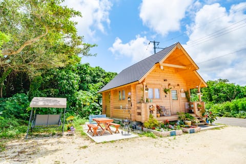 Ocean view log house with the pool