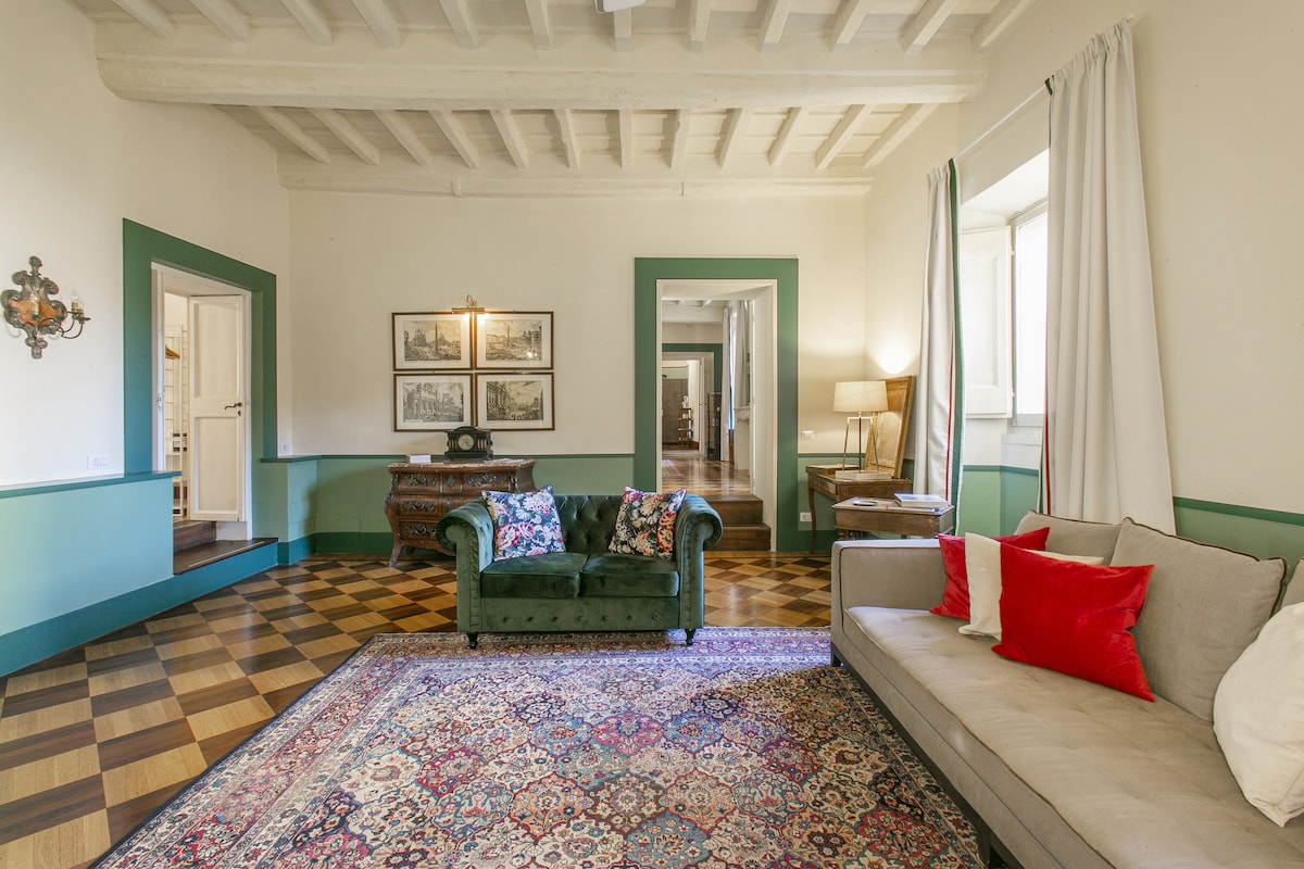 Top Airbnb: Pantheon Palazzo Nari Terrace #12 in Roma
