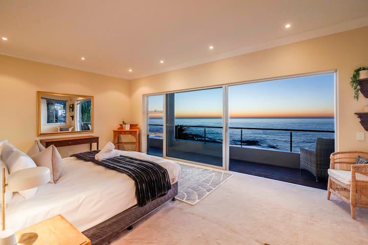 Stylish Penthouse with backup Power & Ocean View! gallery image 2