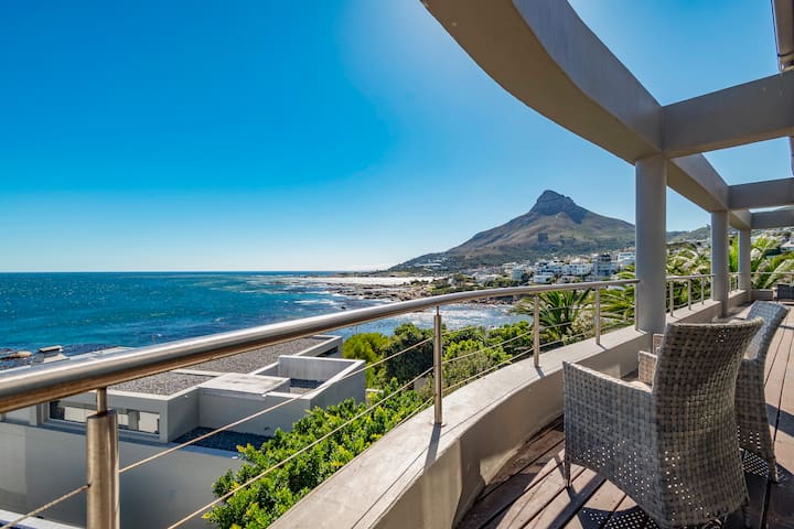 Stylish Penthouse with backup Power & Ocean View! gallery image 4