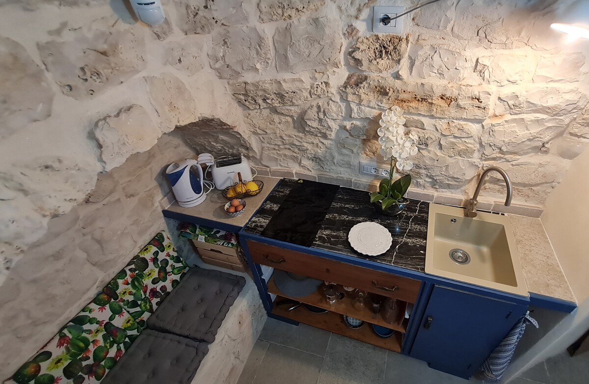 Propriété Airbnb réussie: Charming trullo, tranquil pool area, sleeps 2 à Puglia