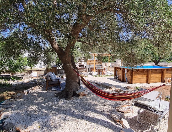 Charming Trullo, Tranquil Pool Area, Sleeps 2 - Grottaglie